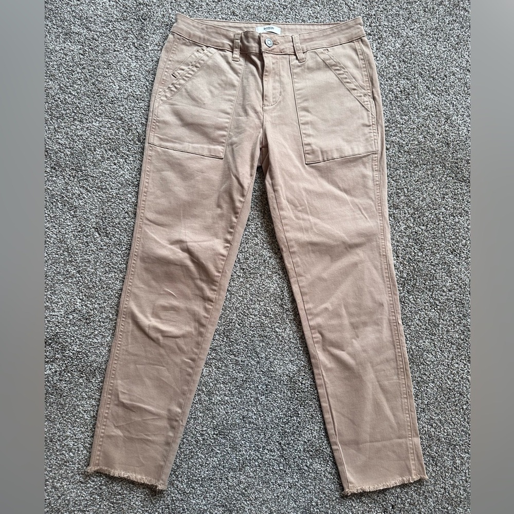 Kensie Women's Cropped Ankle Pants in Light Tan